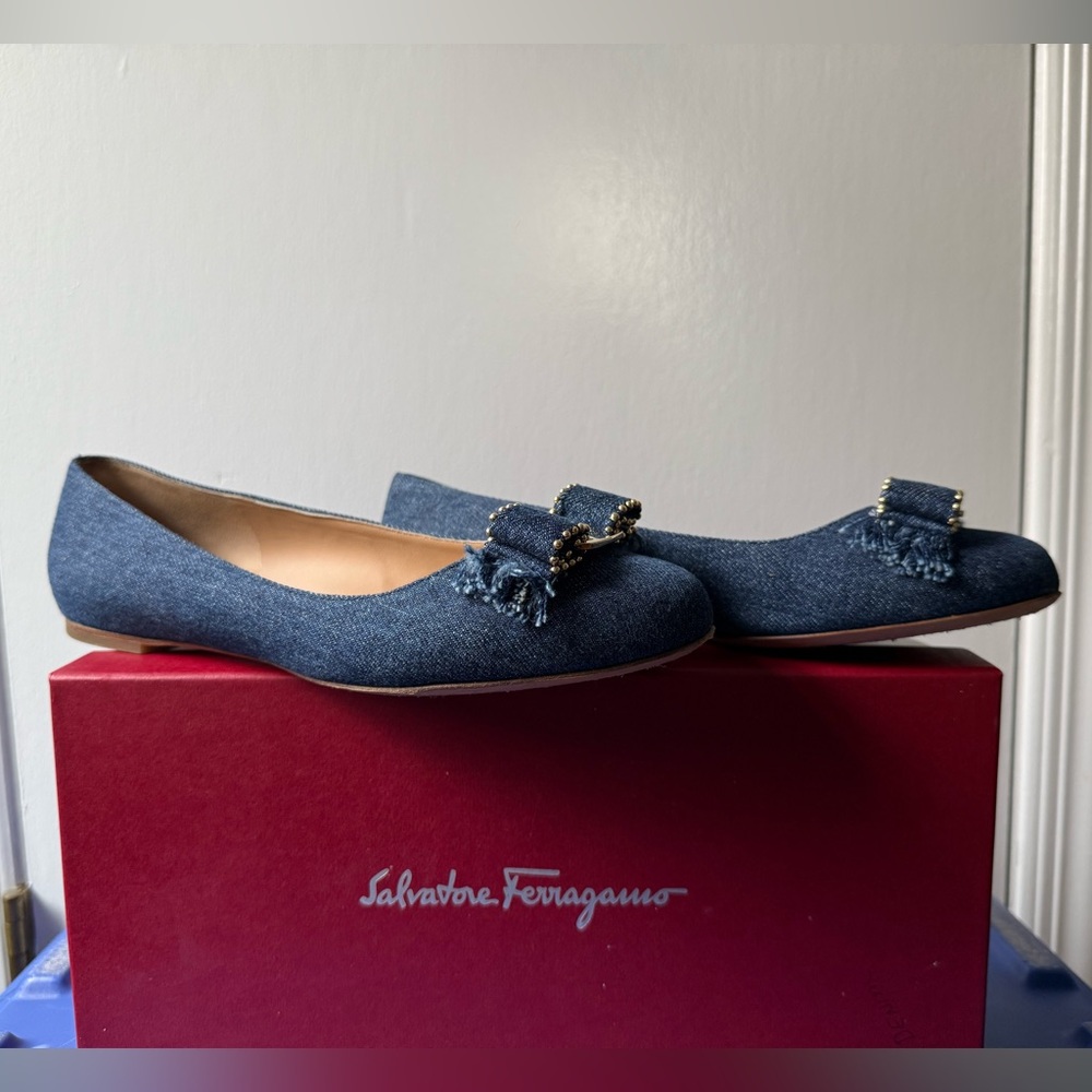 Salvatore Ferragamo Varina Women's Blue Flats